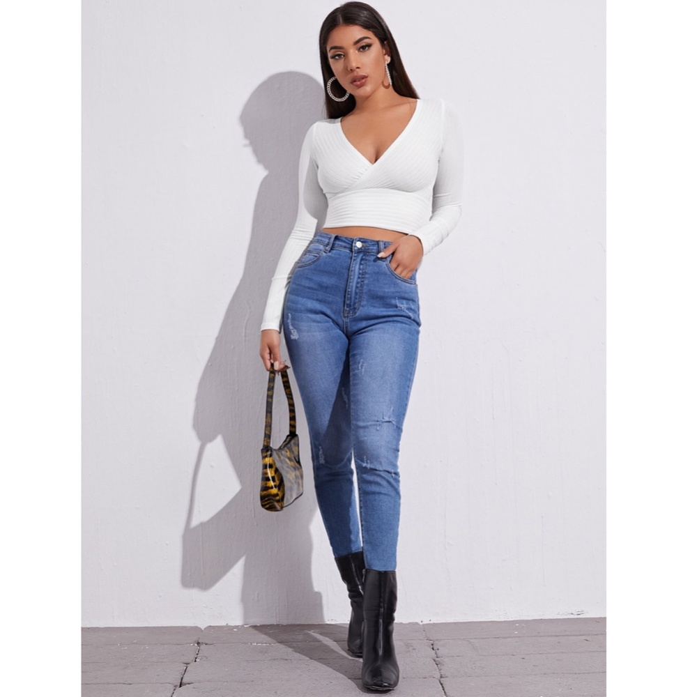 Deep V Neck Long Sleeve Rib-knit White Crop Top - Picture 5 of 12